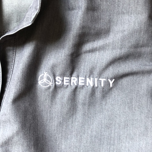 Figs bundle in graphite includes 3 Zamora joggers and 2 Rafaela oversized tops - Picture 4 of 10